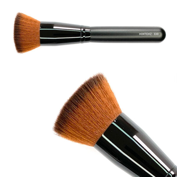 Extra coverage foundation brush (320)
