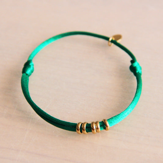 Satin bracelet with rings – green/gold – FW166