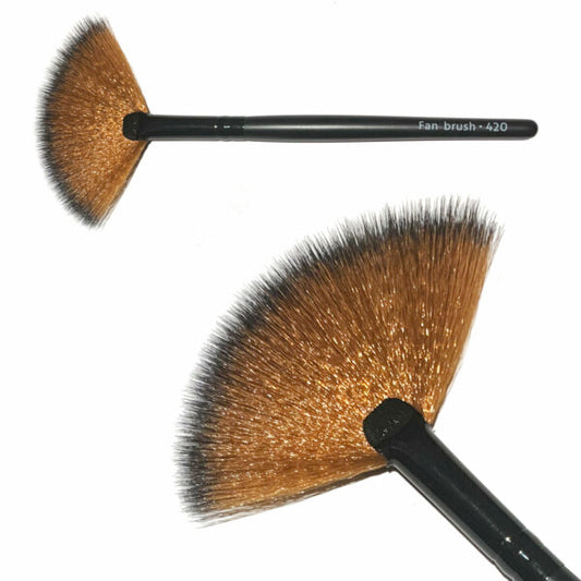 Fan brush (420)